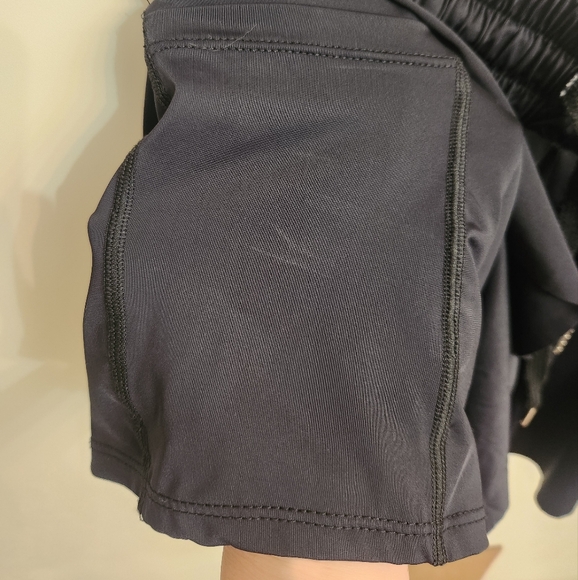 Black Flowy Drawstring Shorts With Spandex - Picture 4 of 6